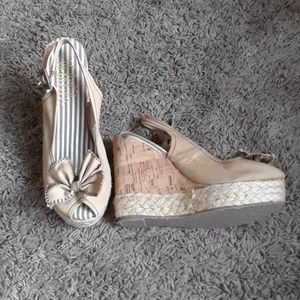 Size 6 Volatile Tan Beige Peep Toe Wedges Heels